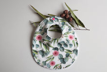Load image into Gallery viewer, Pink Princess Bib
