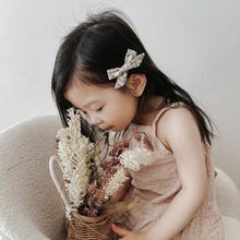 Load image into Gallery viewer, Pixie Petite Bow Clip