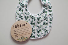 Load image into Gallery viewer, Small Baby Record Announcement Plaques
