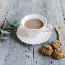 Load image into Gallery viewer, Tanker Topper Biscuits - Fig and Almond
